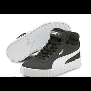 Women's size 7 Puma hi-tops Brand New